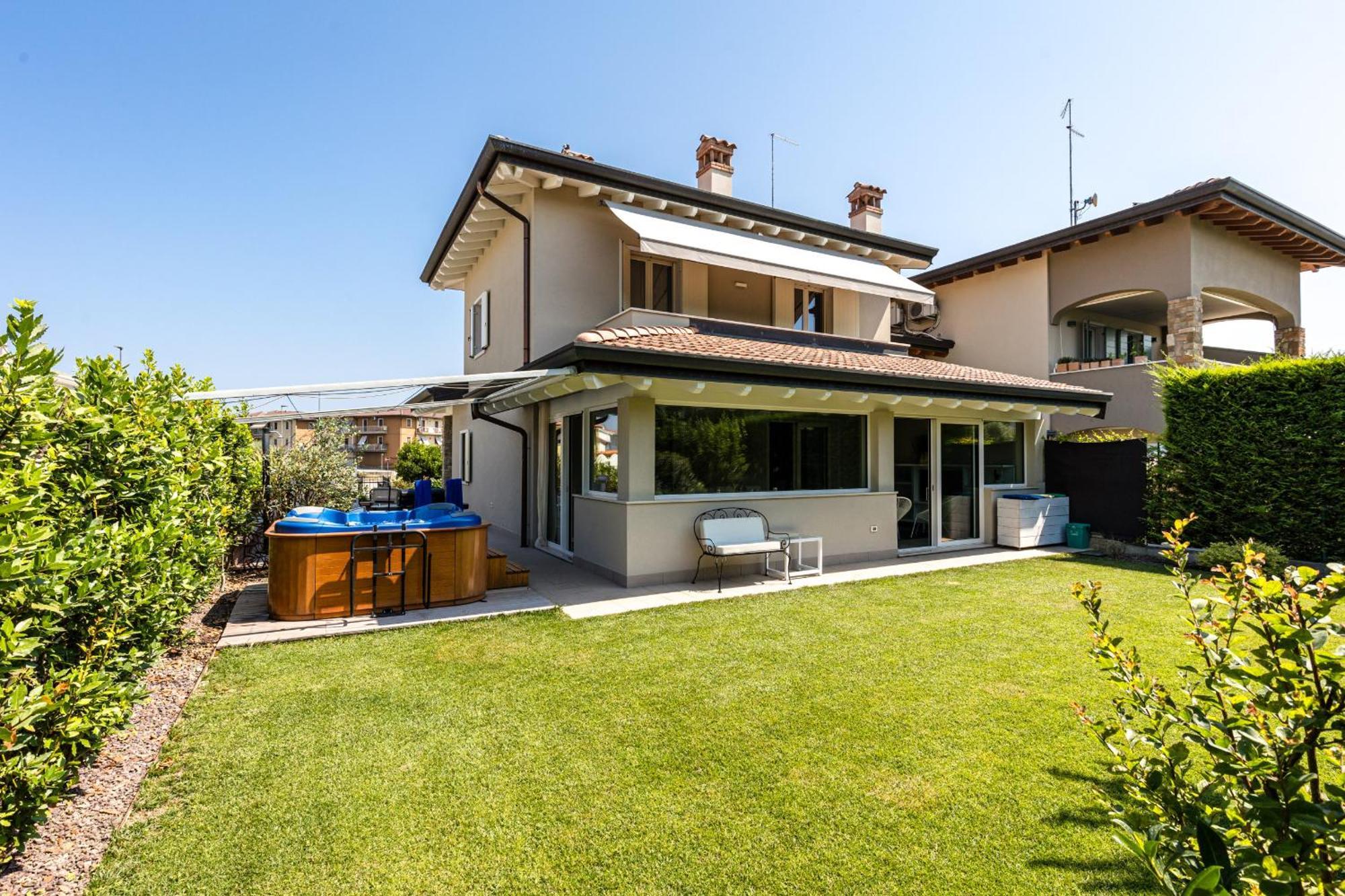 Villa Rita Peschiera del Garda Buitenkant foto